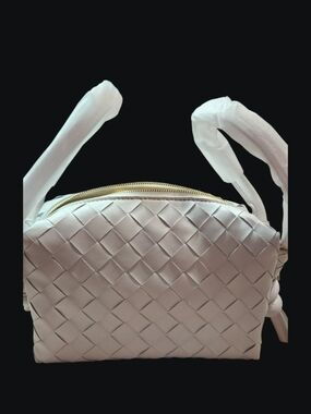 Woven White Shoulder Bag